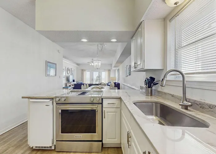 Two Homes In One - Beachfront Gulf-view Decks Ac & Washer Dryers Holiday home