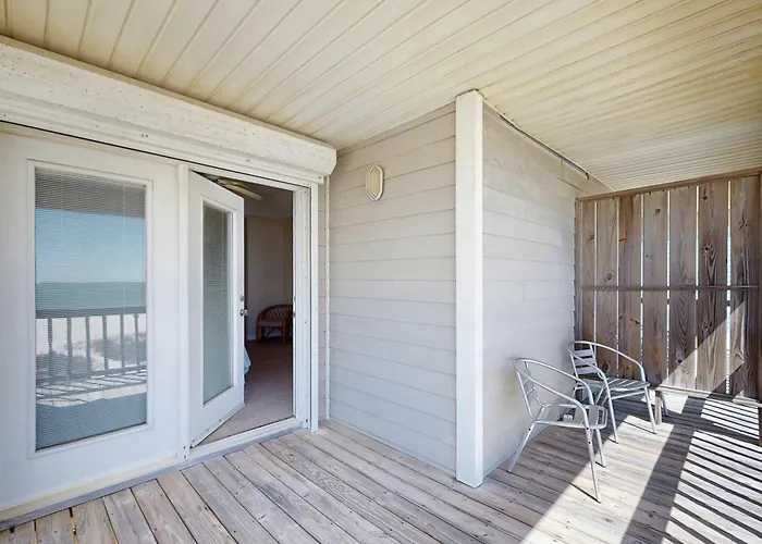 Two Homes In One - Beachfront Gulf-view Decks Ac & Washer Dryers *