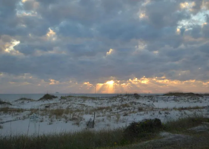 Two Homes In One - Beachfront Gulf-view Decks Ac & Washer Dryers Holiday home *